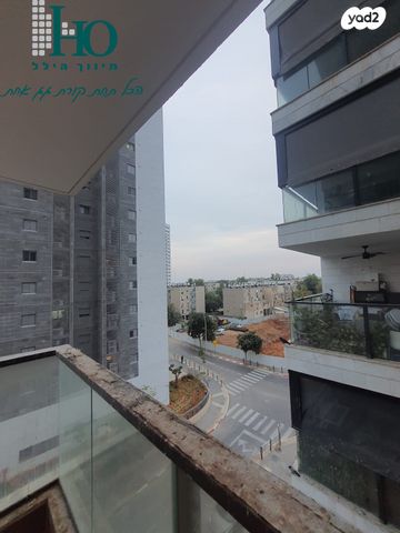 דירה, הכרמל, נאות שז"ר, יבנה