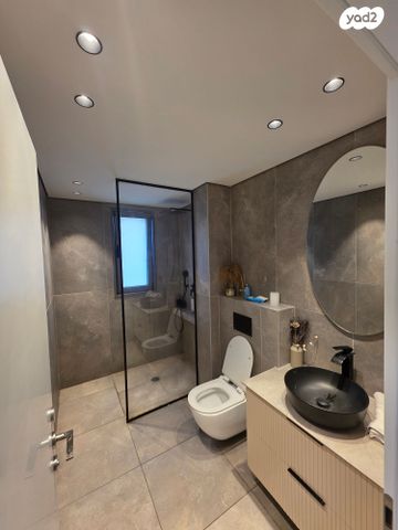 דירת גן, גן יבנה מערב, גן יבנה