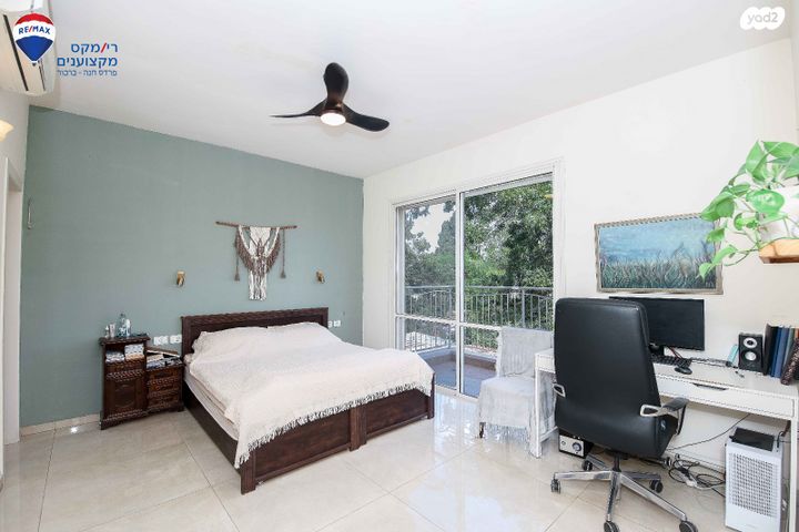 דו משפחתי, מרכז פרדס חנה, פרדס חנה כרכור