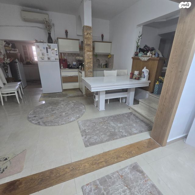 דירת גן, בורוכוב, נווה אביב, עכו