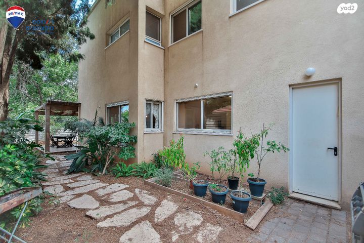 דו משפחתי, מרכז פרדס חנה, פרדס חנה כרכור