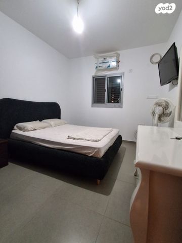 דירה, אהוד מנור, נאות אפק, אפקה, קרית ביאליק