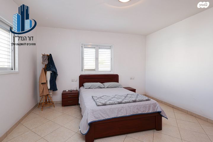 גג/ פנטהאוז, דב הוז, אושיות, רחובות