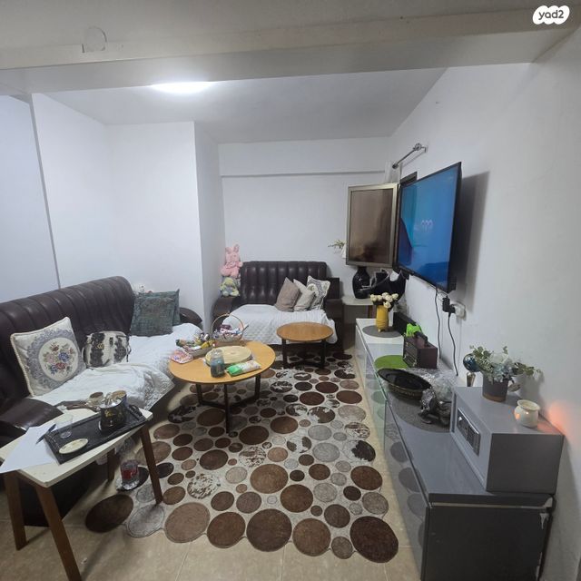 דירת גן, בורוכוב, נווה אביב, עכו