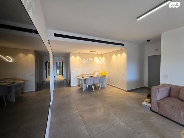 גן יבנה מערב