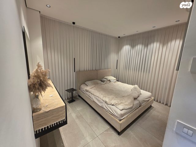 דירת גן, גן יבנה מערב, גן יבנה