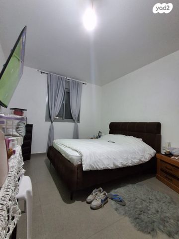 דירה, אהוד מנור, נאות אפק, אפקה, קרית ביאליק