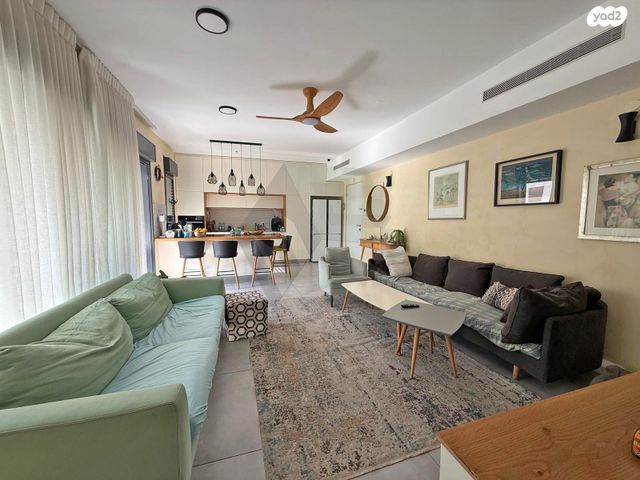 הגוש הגדול, רמת אביב החדשה, נופי ים