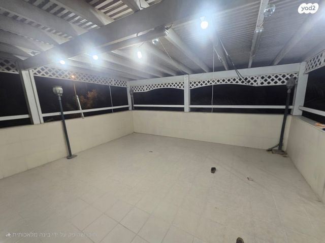 גג/ פנטהאוז, רחבת הר הצופים, גליקסון, קרית גת