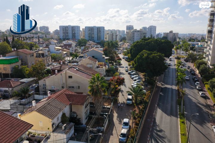 גג/ פנטהאוז, דב הוז, אושיות, רחובות