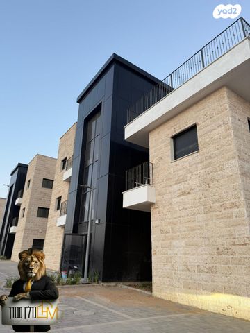 גג/ פנטהאוז, יהדות טוניסיה, רמת יורם, נתיבות