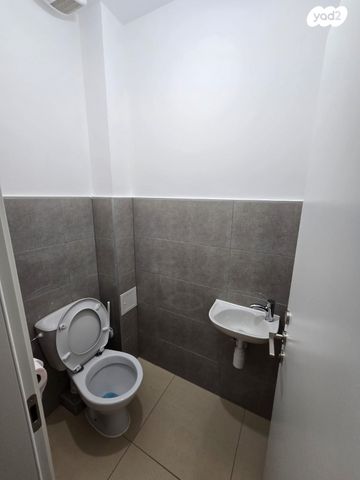 דירת גן, רבקה אמנו, כרמי גת, קרית גת