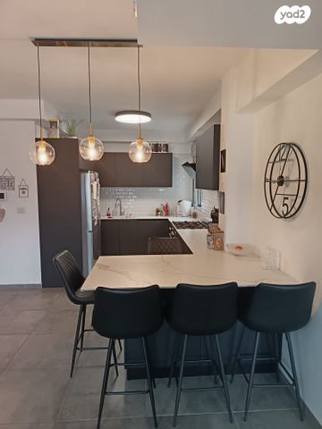 דירה, כליל החורש 9, יצחק שמיר, נהריה