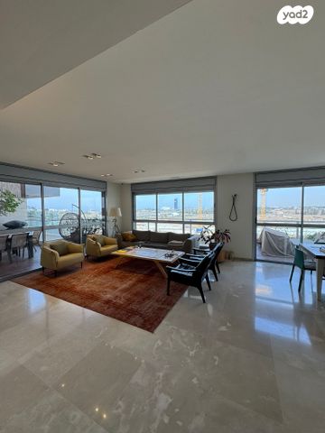 דירה, נווה גן, רמת השרון