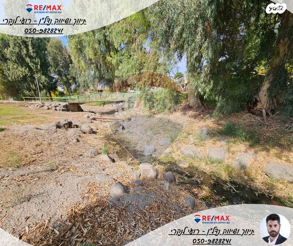 דו משפחתי, מעוז חיים