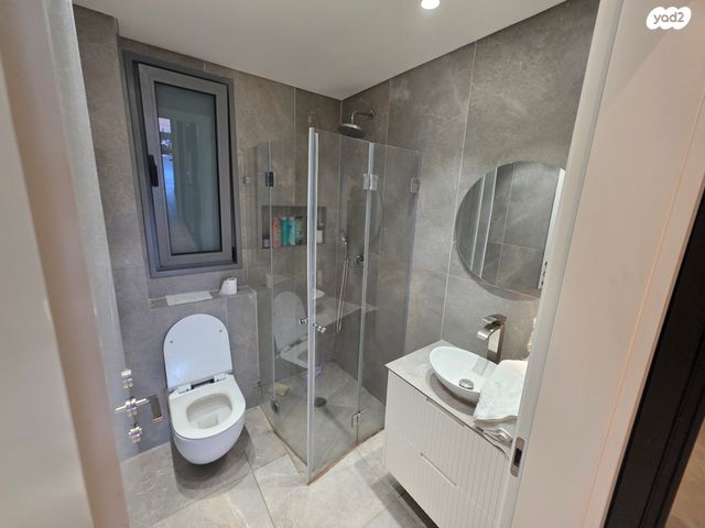 דירת גן, גן יבנה מערב, גן יבנה