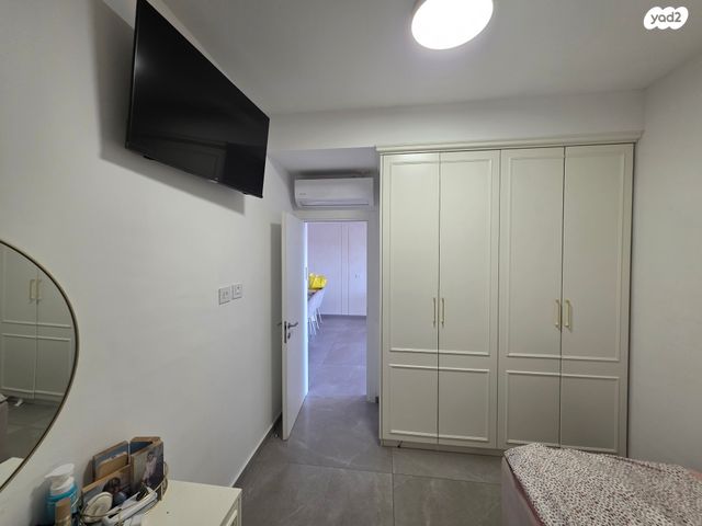 דירת גן, גן יבנה מערב, גן יבנה