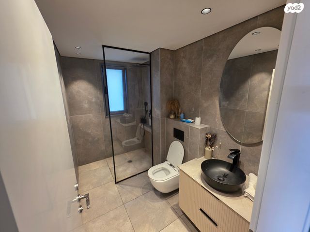 דירת גן, גן יבנה מערב, גן יבנה