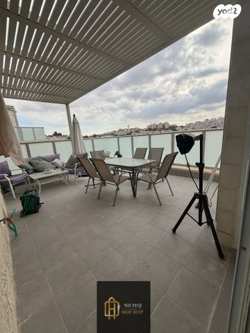 דירה, השופר, כלי שיר, מעלה אדומים