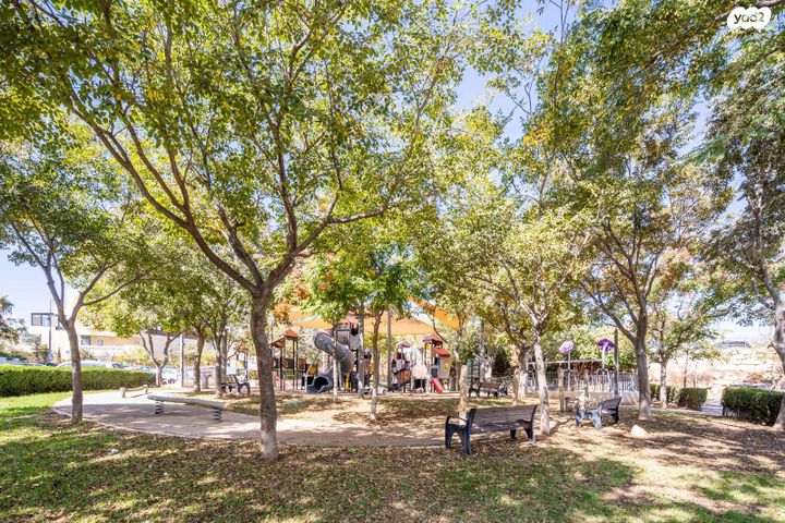 דירה, אליהו בית צורי, ארמון הנציב, תלפיות מזרח, ירושלים