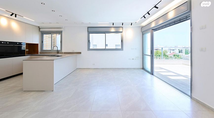 גג/ פנטהאוז, רעננה