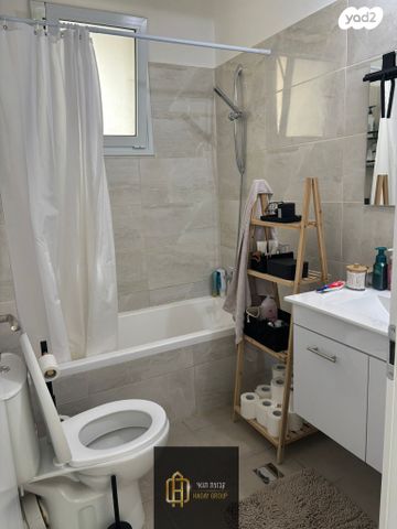 דירה, השופר, כלי שיר, מעלה אדומים