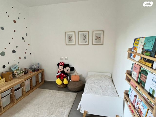 דירת גן, תל מונד