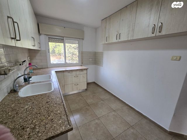 דירה, הפרחים, אשכול, כרמיאל