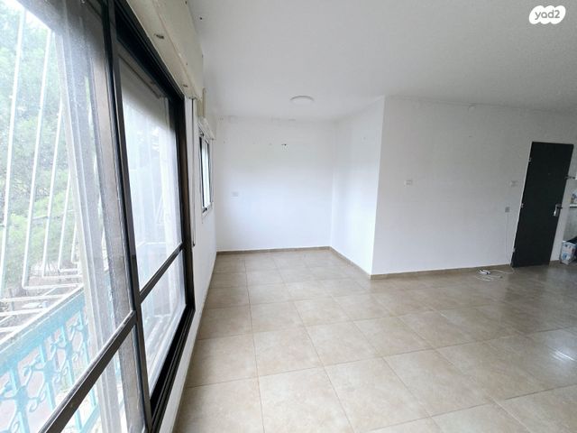 דירה, הפרחים, אשכול, כרמיאל