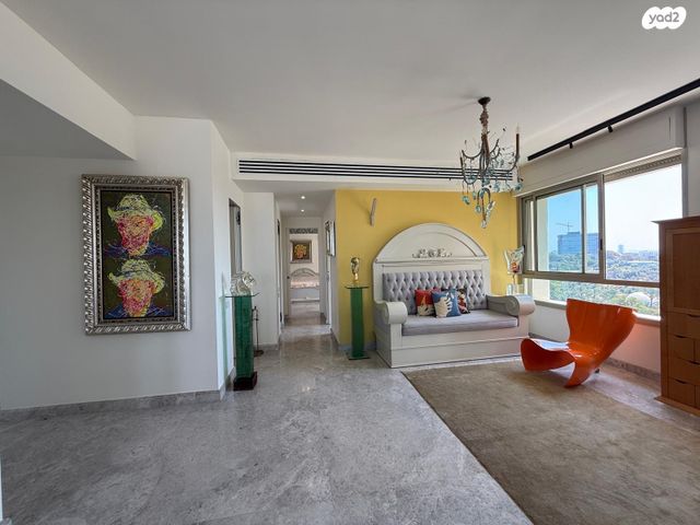 דירה, מאוריציו ויטלה, כוכב הצפון, תל אביב יפו