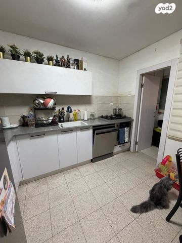 דירה, עין גדי, שכונה ט', באר שבע