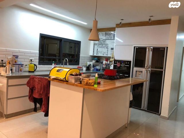 דירה, אליהו גולומב, אושיות, רחובות