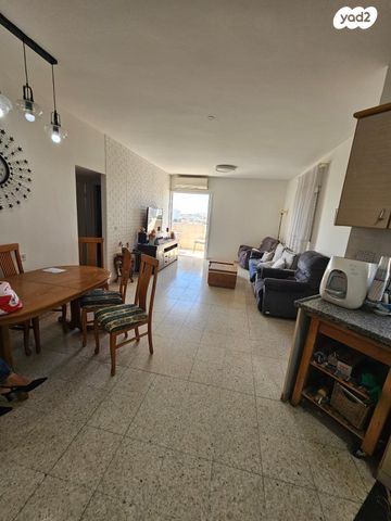 דירה, מורדי הגטאות, שיכוני המזרח, ראשון לציון