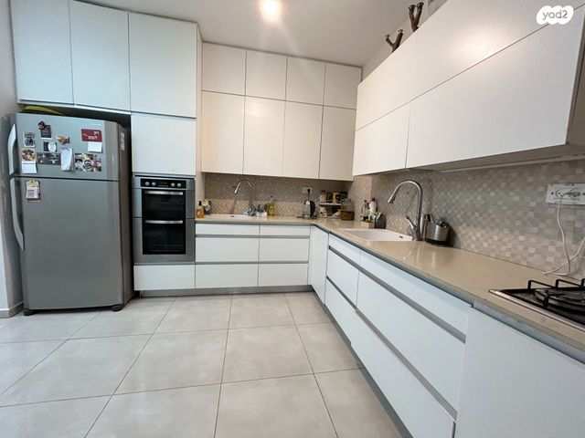 דירת גן, קרית יערים