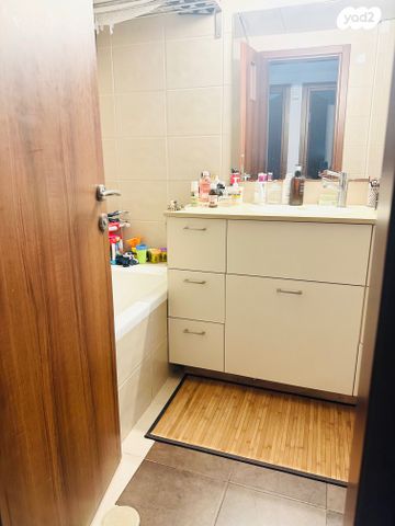 דירה, הפרחים, נווה גן, רמת השרון