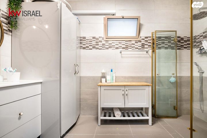 דירת גן, שדרות ישראל גורי, קרית שלום, תל אביב יפו