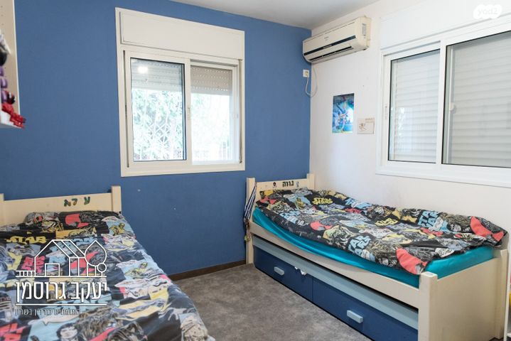 דירת גן, צור יצחק, צור יצחק