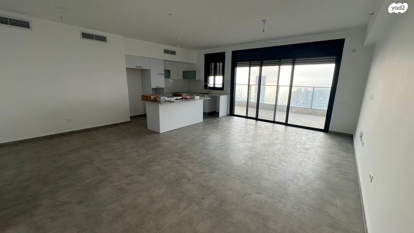 דירה, אמנון ליפקין שחק, נתניה