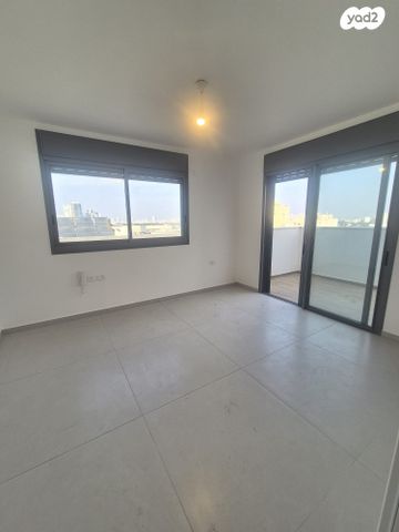 גג/ פנטהאוז, אסירי ציון, קרית שלום, תל אביב יפו