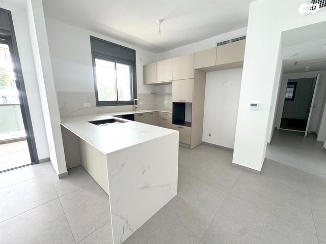 דירה, הרצליה