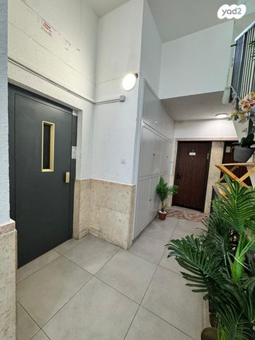 דירה, שדרות ירושלים, תל אביב יפו