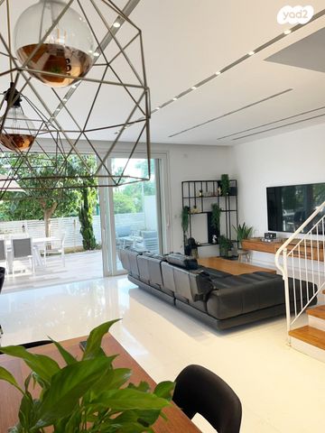 דו משפחתי, אבן יהודה