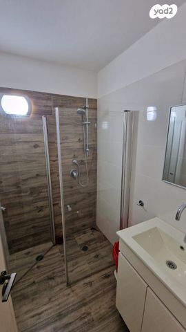 דירה, הרב הרצוג 37, קרית אתא