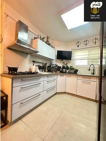 דו משפחתי, קרני שומרון