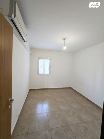 דירה, הפרחים, אשכול, כרמיאל