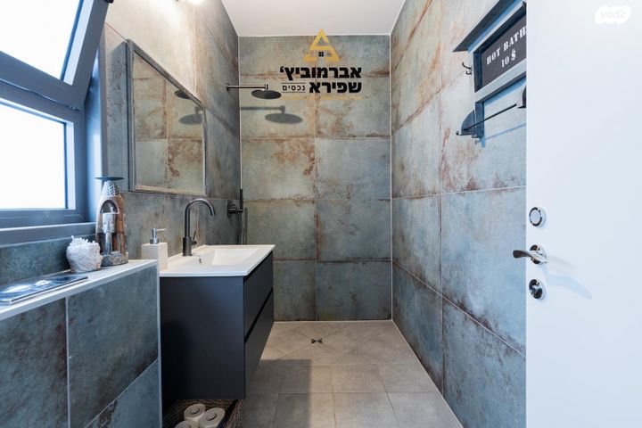 גג/ פנטהאוז, שניר, חדרה