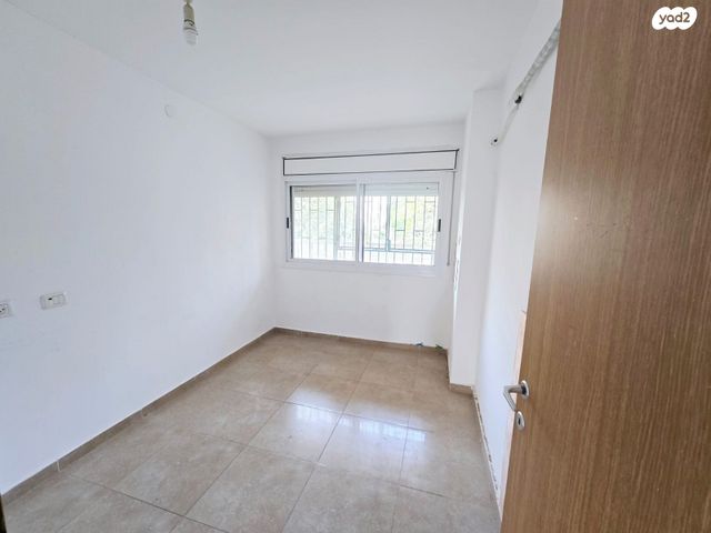 דירה, הפרחים, אשכול, כרמיאל