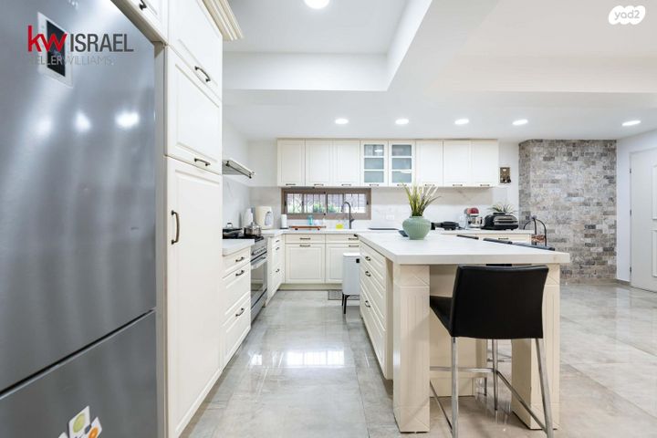 דירת גן, שדרות ישראל גורי, קרית שלום, תל אביב יפו