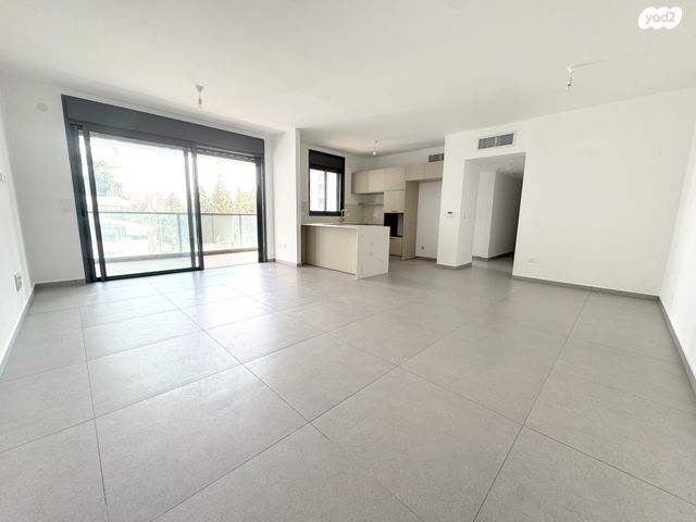 דירה, הרצליה