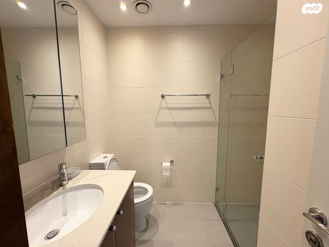 דירה, ג'ורג' וושינגטון, טלביה, קוממיות, ירושלים